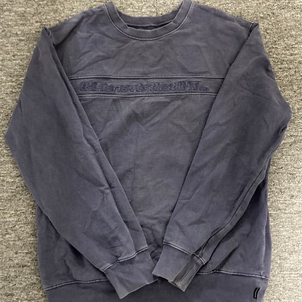 디스이즈네버댓 네이비 맨투맨 L