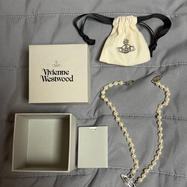 비비안웨스트우드 미니 바스 릴리프 진주 초커 목걸이
