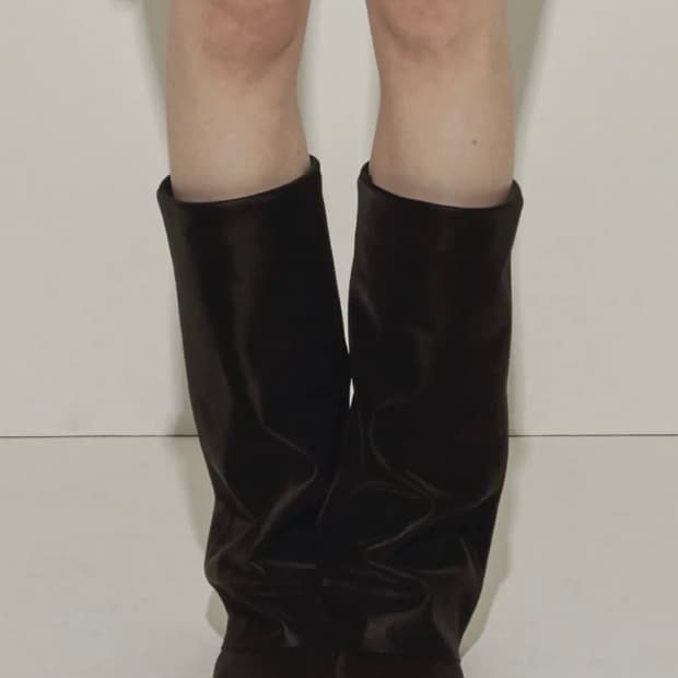 Wrinkle leather boots (black)