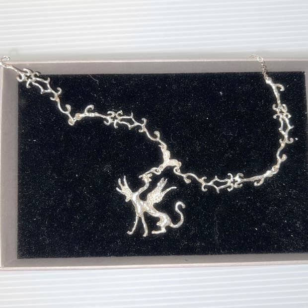 Harlot Hands Superstition Necklace 목걸이