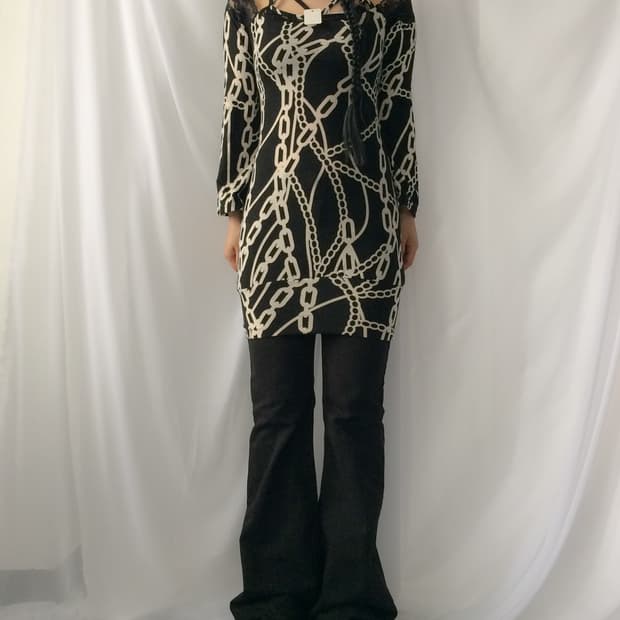 Chain pattern knit onepiece