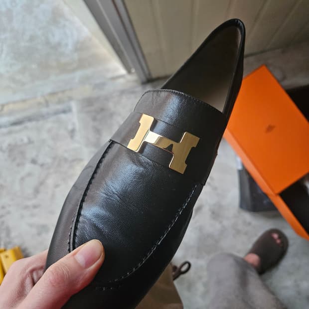 새제품) 파리로퍼 금장 42