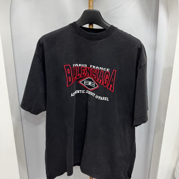 백화점판 발렌시아가 어센틱 반팔 L 