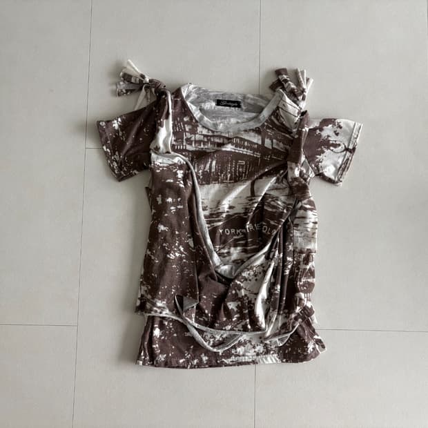 city graphic layered set top