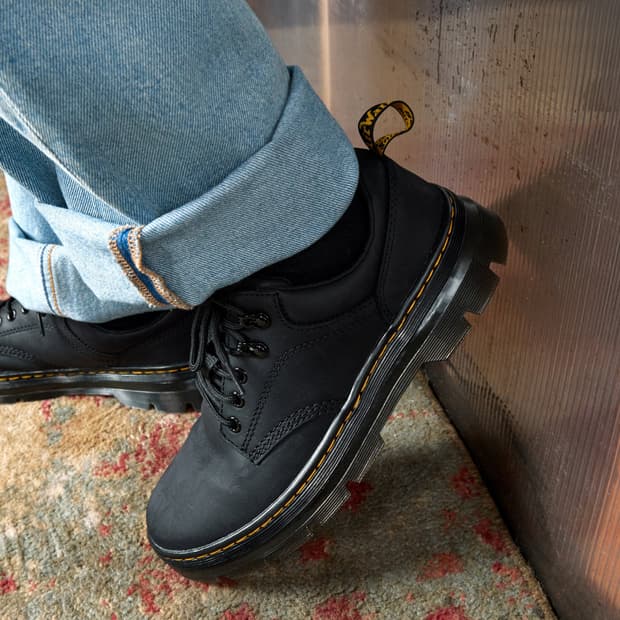 닥터마틴 리더 250 판매합니다