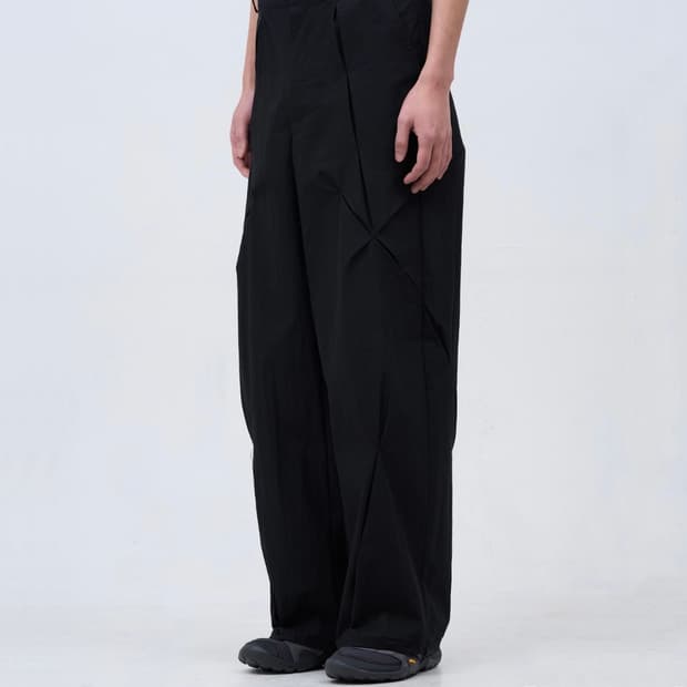 KASAKASA Pleated Curve Pants