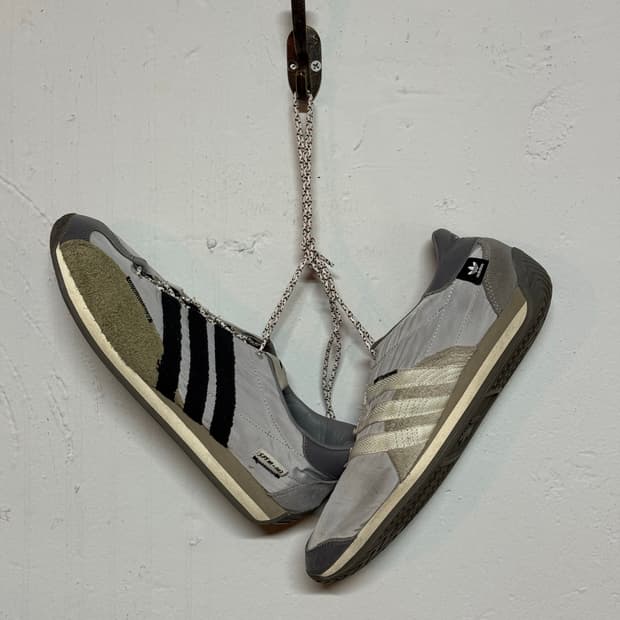 아디다스 x 송포더뮤트 컨트리 OG 그레이 투 코어 블랙 US9.5