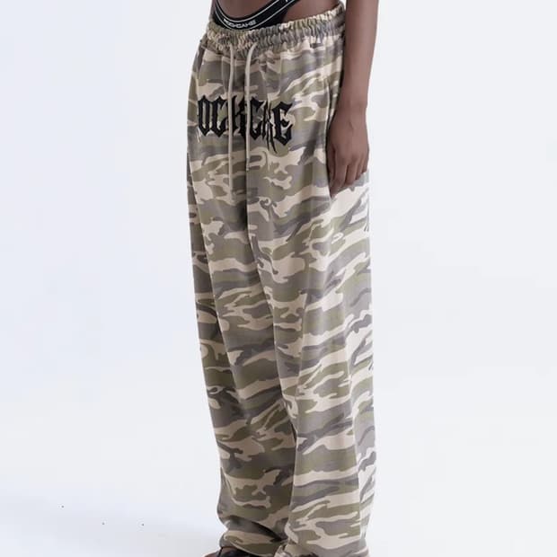 [무신사에서 109,000원] 락케이크 카모 메탈 그래픽 팬츠 (베이지)
