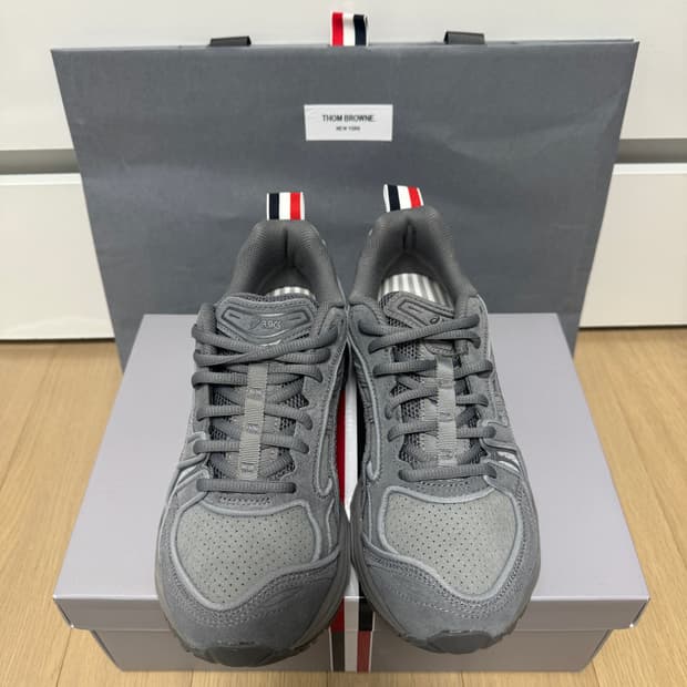 톰브라운 아식스 젤카야노14 그레이 250