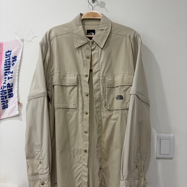 7. 노스페이스 셔츠