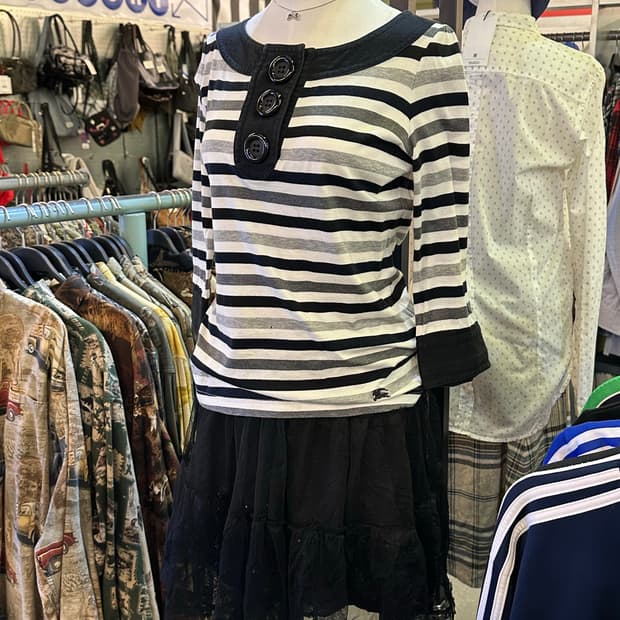 BURBERRY 버버리 블랙 스트라이프 롱슬리브