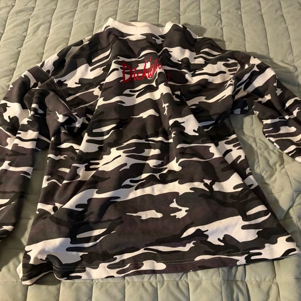 에모스탠스클럽 카모플라쥬 크루넥 슬리브