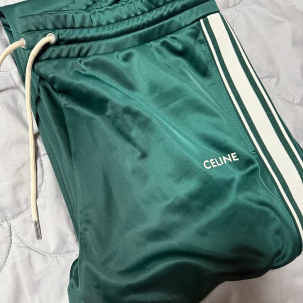 셀린느 트레이닝 팬츠 xxl팝니다