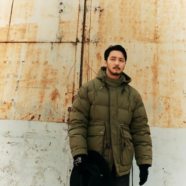 유니폼브릿지 카라코람 다운 파카 M 세이지 그린