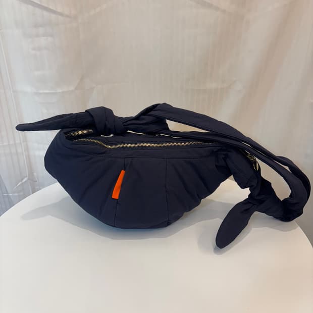 정품 IINES 크루아상 크로스바디    