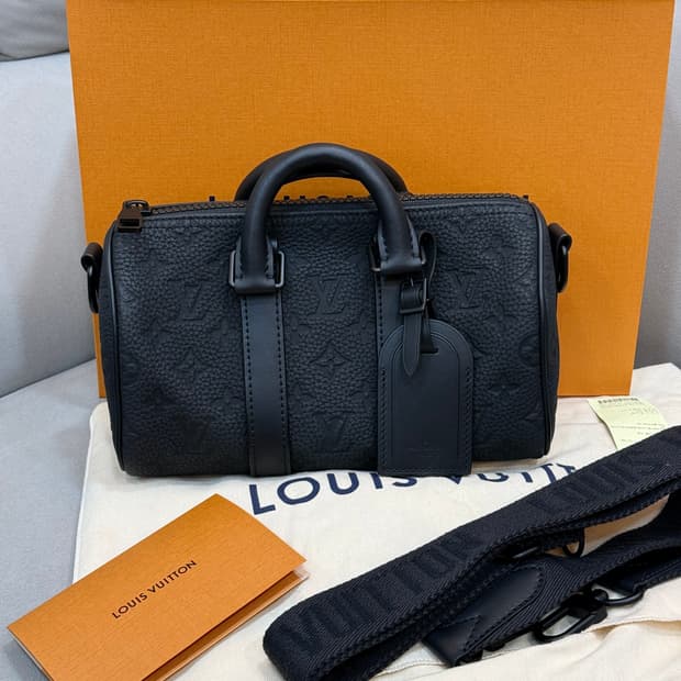 백화점판 루이비통 모노그램 토뤼옹 키폴 반둘리에 25 