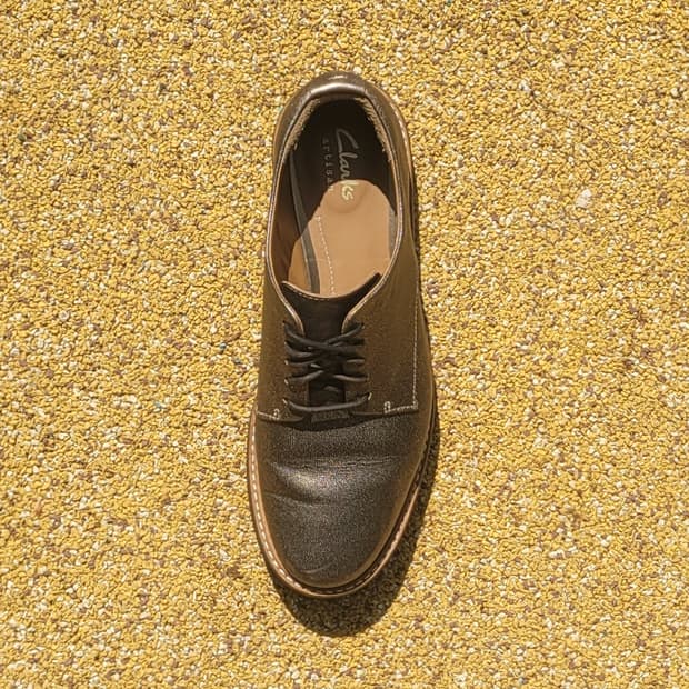 클락스 아티산 230