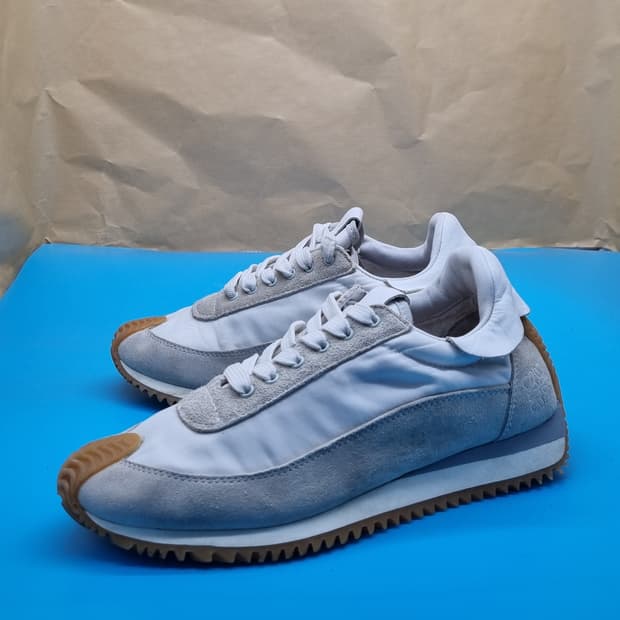 로에베 여성운동화235