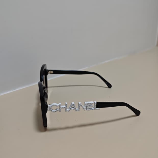 샤넬 블랙 선글라스 CHANEL 로고 장식