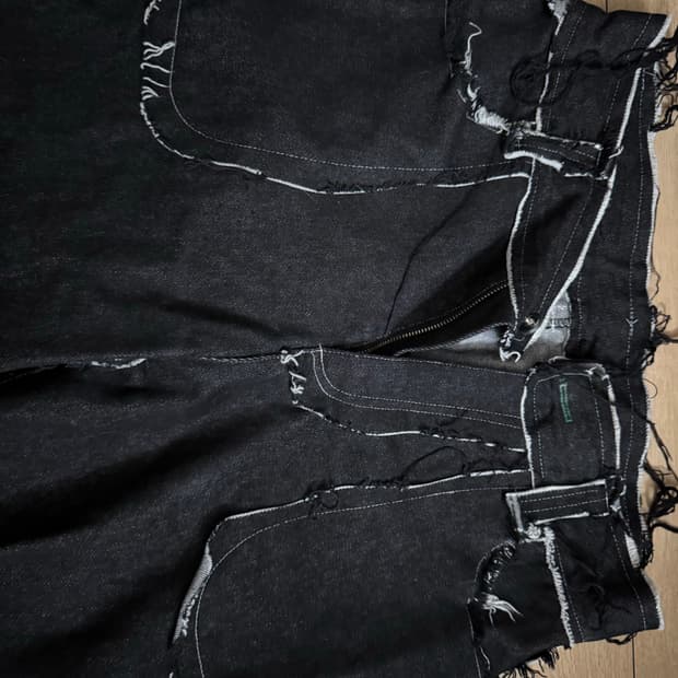 써저리 희귀한 바지 팔아요