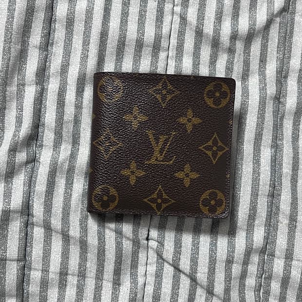 루이비통 반지갑