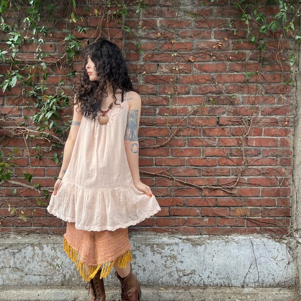 피치 베이지 데일리 미디 원피스