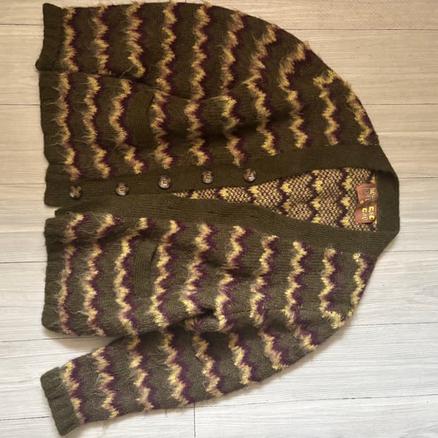 브레인데드 지그재그 스트라이프 가디건