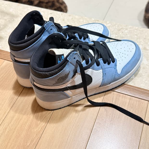 조던 유니버시티 블루 240 