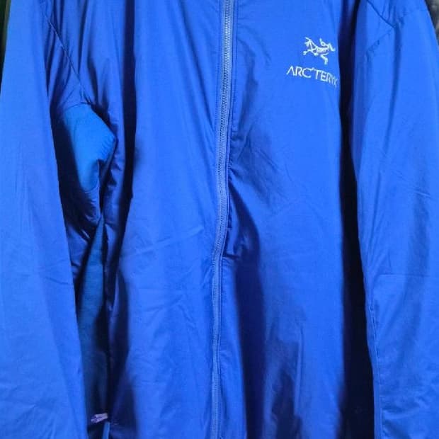 아크테릭스 아톰 바이탈리티 M 사이즈  상태 9.7/10 사진찍고 절대