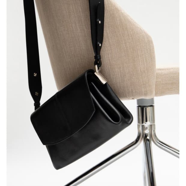 킨더살몬 레이아 플리츠백 레이아백 가방 숄더백 kindersalmon