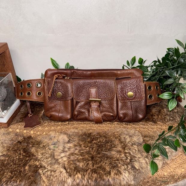 Brown multi pocket punching buckle 벨트백