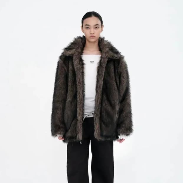 밀로우먼 버클 롱헤어 퍼자켓