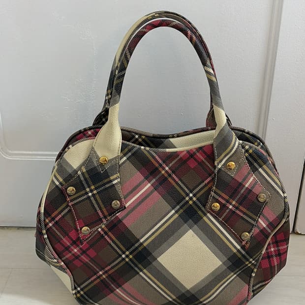  비비안웨스트우드 하트 야스민 토트백 정품 