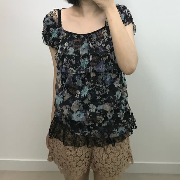 빈티지 플라워 프릴 블라우스