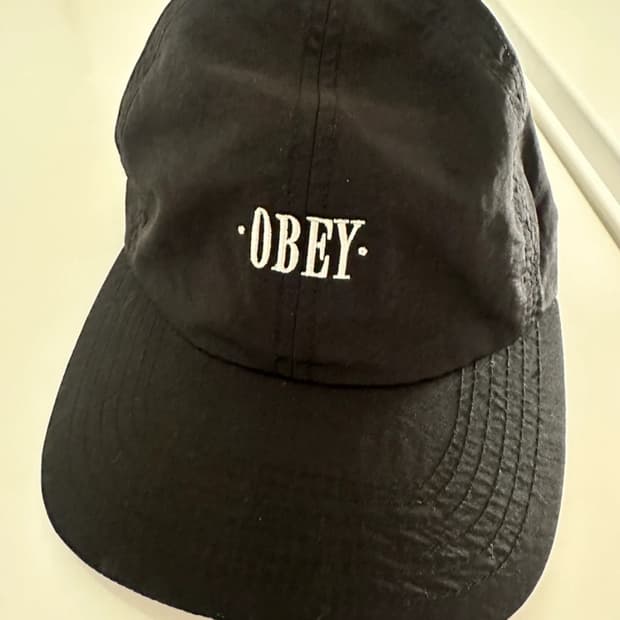 오베이 블랙 볼캡