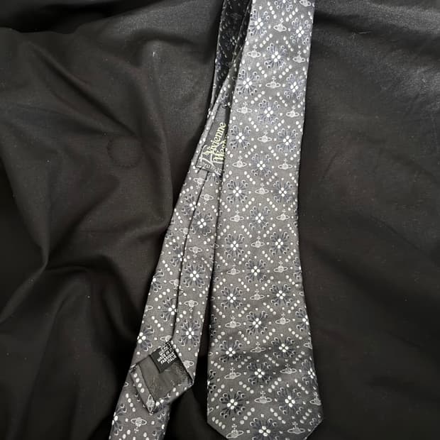 비비안웨스트우드 넥타이