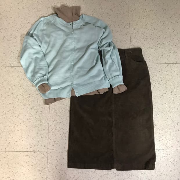 빈티지 가디건 레이어드룩 ¡ 가디건 목폴라 H라인스커트