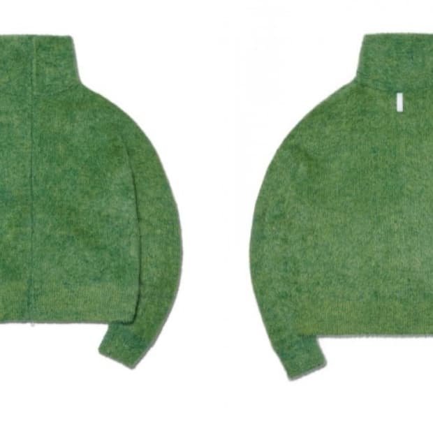 노매뉴얼 하이넥 헤어리 니트 집업 그라스 그린