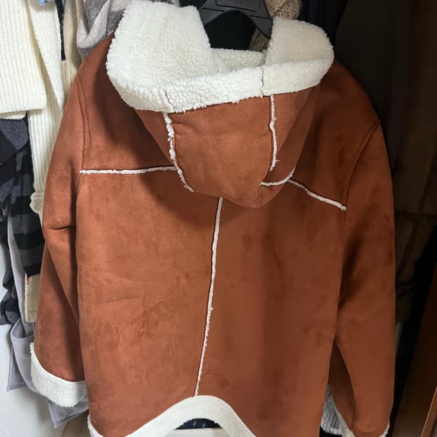 키르시 위티버니 무스탕