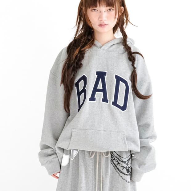 샵페어리 BAD trim hoodie