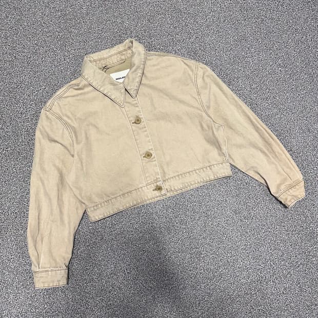 인사일런스 크롭 자캣