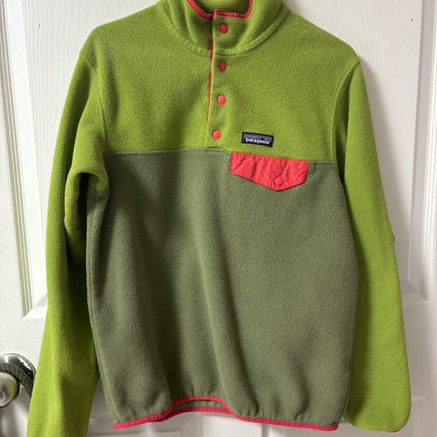 파타고니아 신칠라 우먼 플리스 스냅티 S