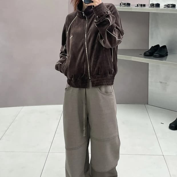 인사일런스 우먼 벨벳 트랙자켓