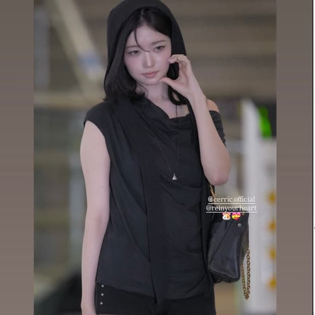 아이브 레이 착용 세릭 버튼 슬리브리스 블랙