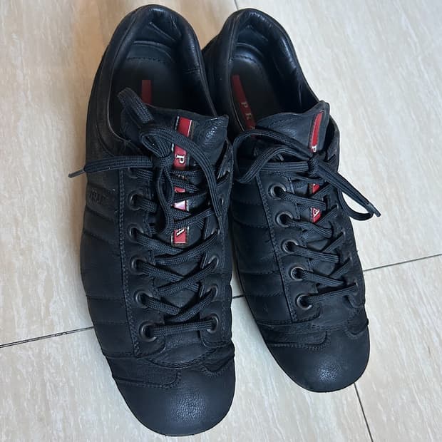 프라다 빈티지 스니커즈 42