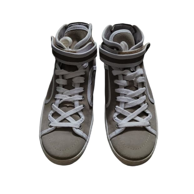 Velcro hightop