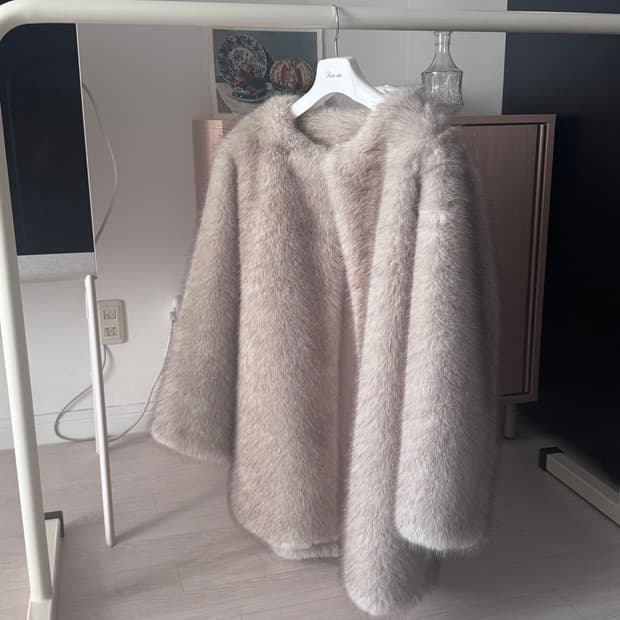 Ribbonbit 리본빛 제이드 퍼코트 아이보리 Jade Fur Coat