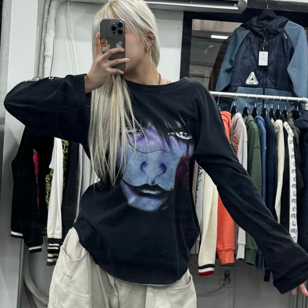 슈프림 x 더 크로우 롱슬리브