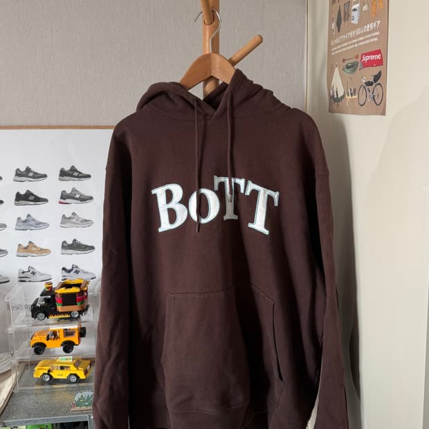 BoTT og logo hoodie