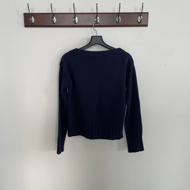 알렉산더맥퀸 보트넥 네이비 색상 니트 스웨터